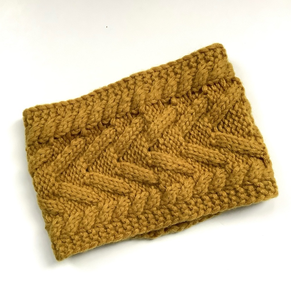 C.C Knit head wrap. Acrylic. New.